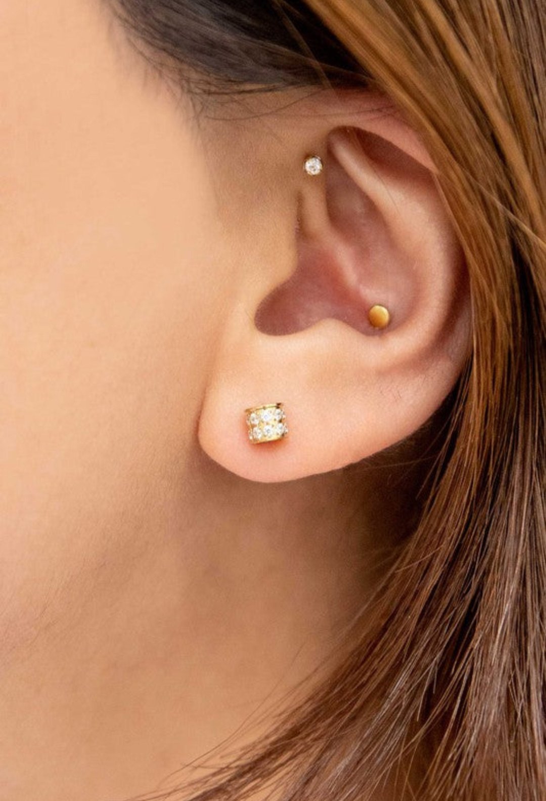 Barrel Stone Earrings, jewelry fashion store miami, danias store miami jewelry , earrings miami store.